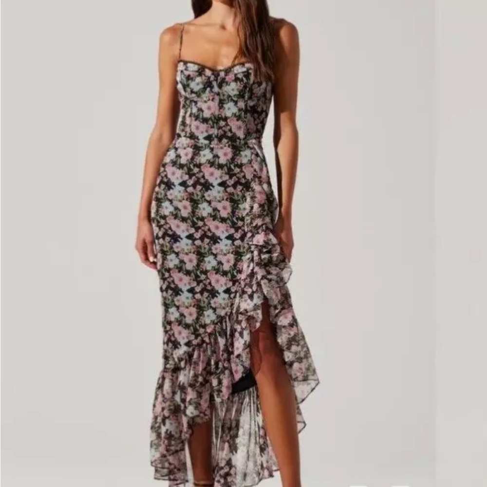 NWT ASTR  Black and White Asymmetrical Ruffled Sundress